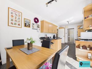 Kitchen/Diner- click for photo gallery